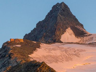 011 - Die Erzherzog-Johann-Huette am Grossglockner